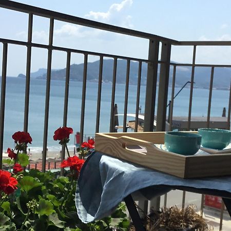 Tramonto Sul Mare - Sea Suite Savone Extérieur photo