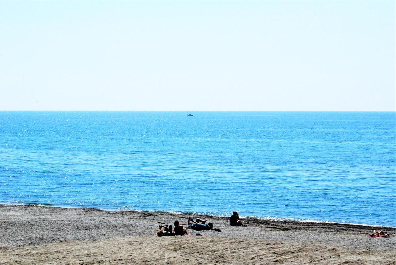 Tramonto Sul Mare - Sea Suite Savone Extérieur photo