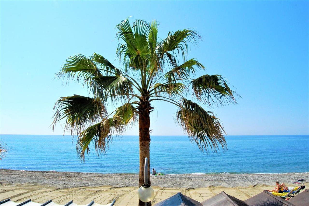 Tramonto Sul Mare - Sea Suite Savone Extérieur photo