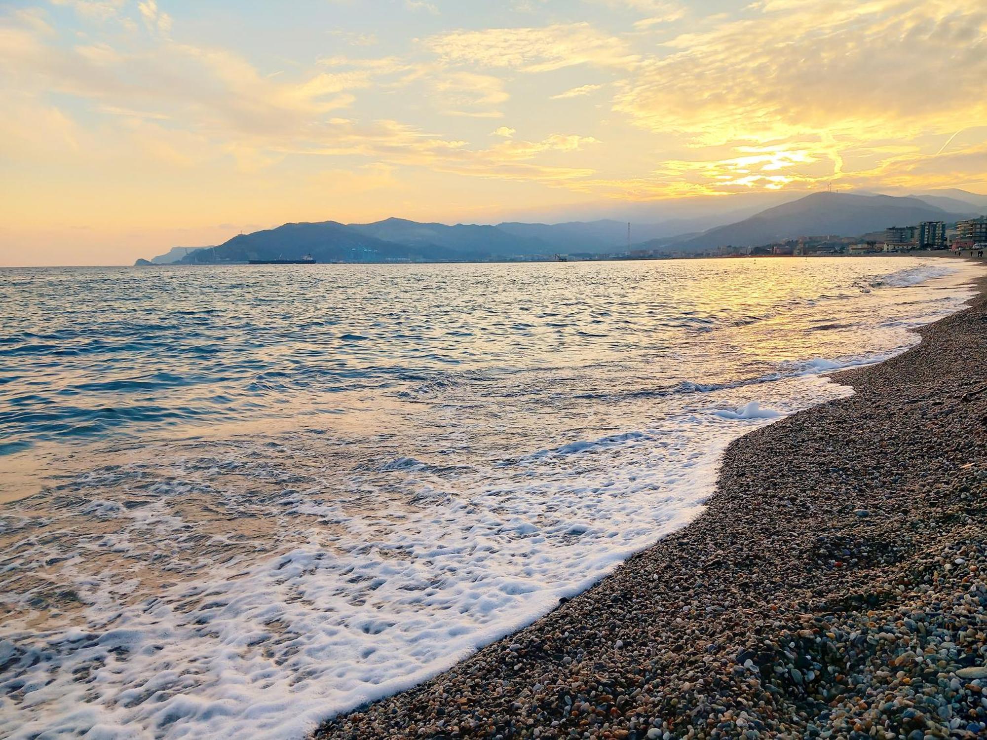 Tramonto Sul Mare - Sea Suite Savone Extérieur photo