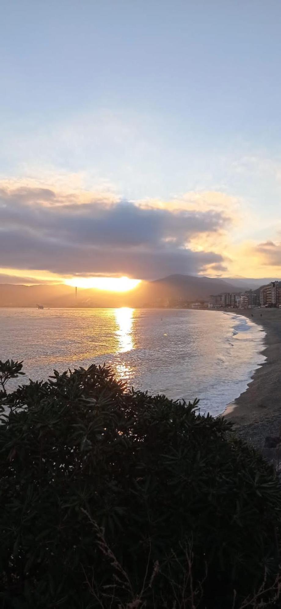 Tramonto Sul Mare - Sea Suite Savone Extérieur photo