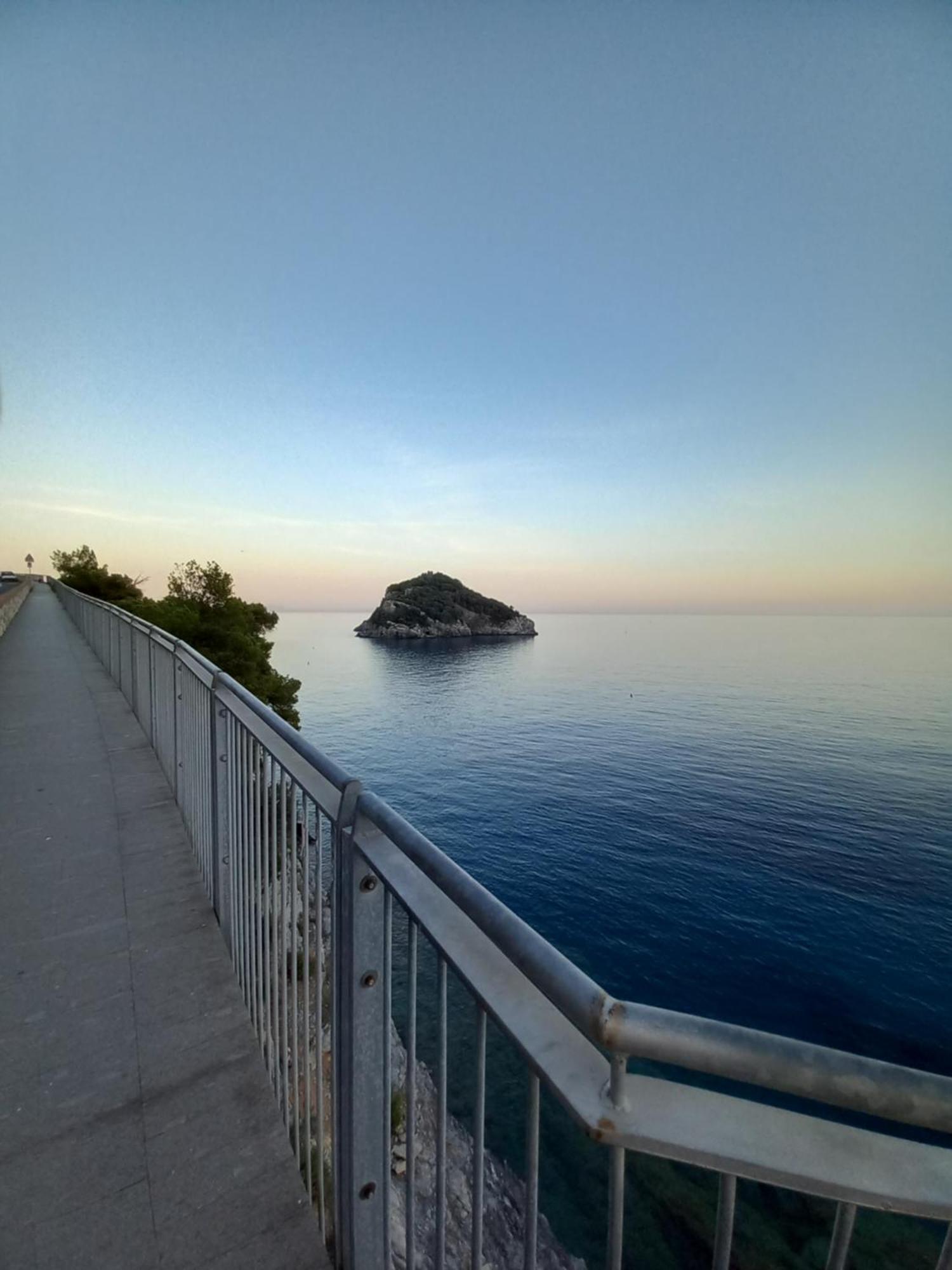 Tramonto Sul Mare - Sea Suite Savone Extérieur photo