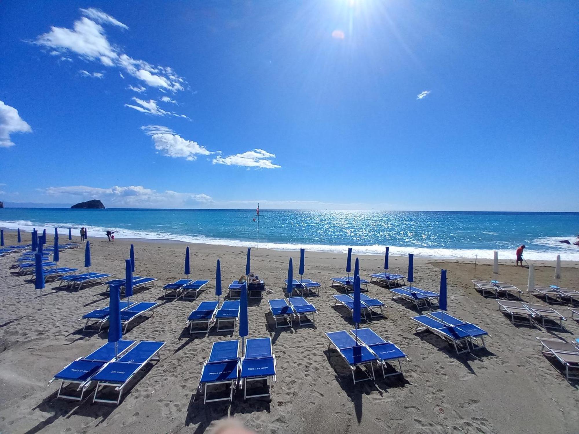 Tramonto Sul Mare - Sea Suite Savone Extérieur photo